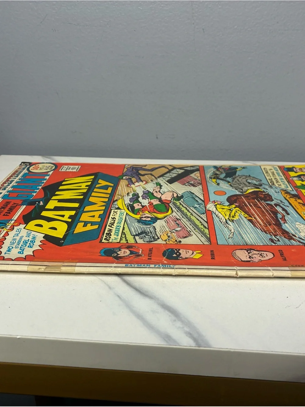 Batman Family #6 DC Giant 1976 Joker’s Daughter Batgirl Robin Comic